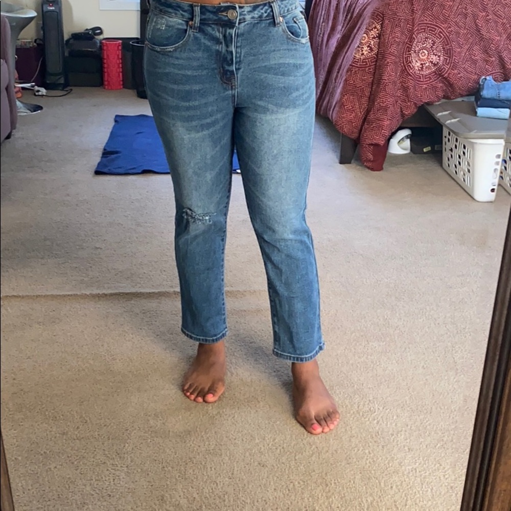Fashion Nova Cropped Jeans